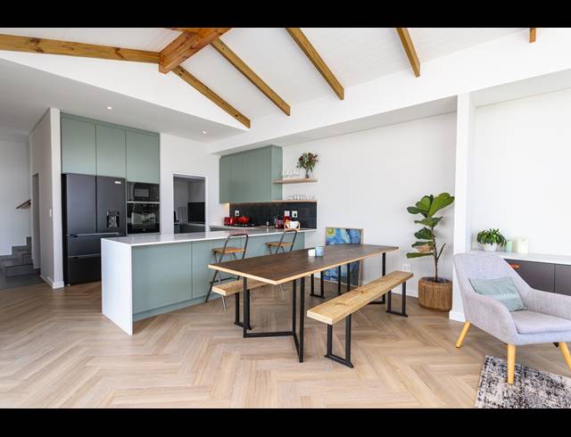 4 BEDROOM FREEHOLD FOR SALE IN SANDOWN